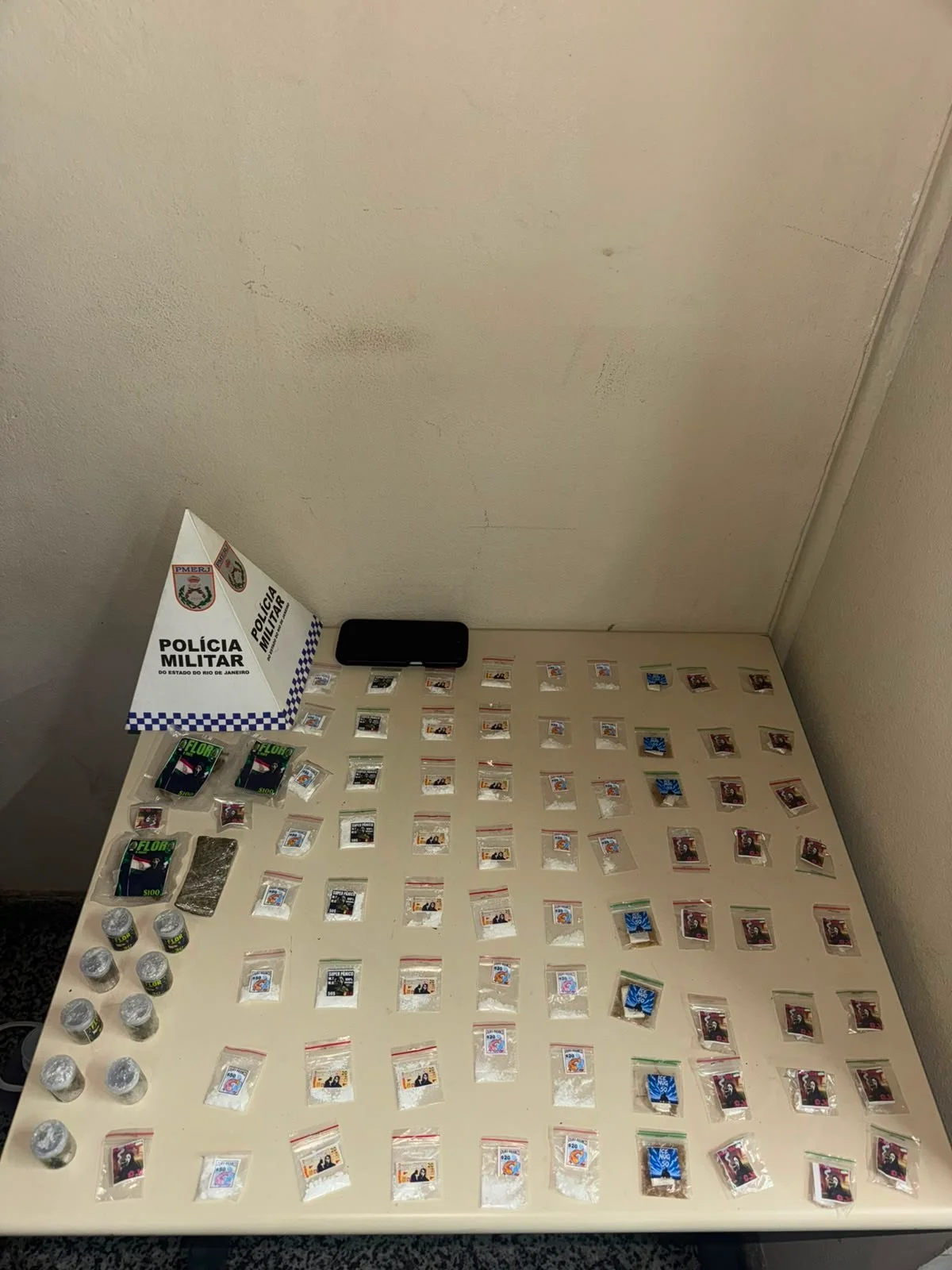 Jovem é preso em Paraty por suspeita de tráfico de drogas