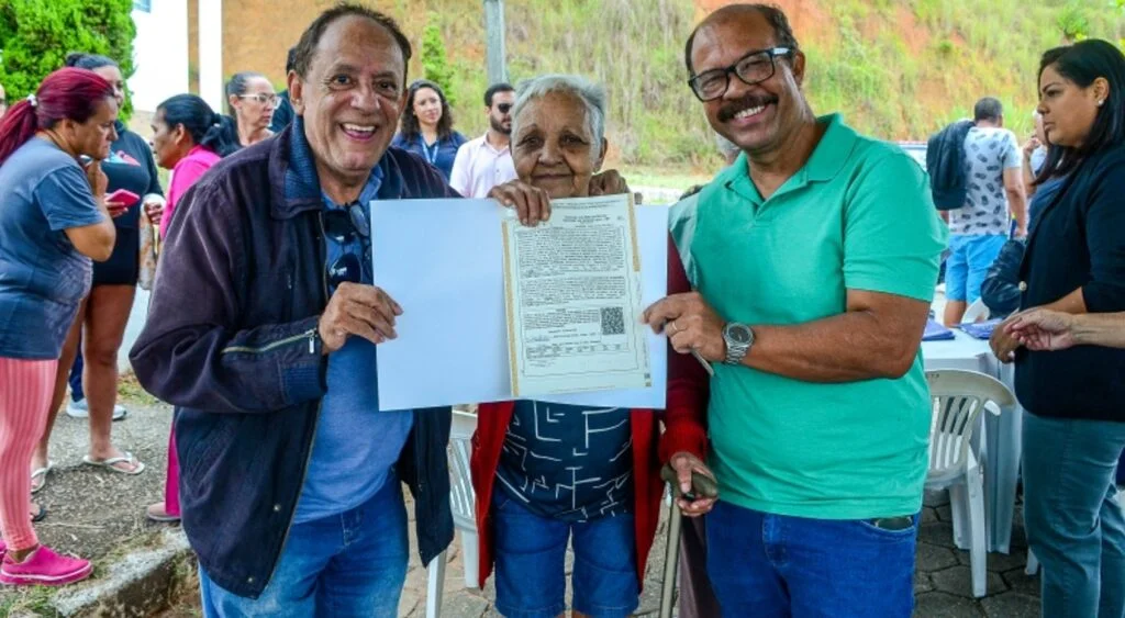 Prefeitura de Aparecida entrega títulos de regularização fundiária a 150 famílias do Sonho Meu III