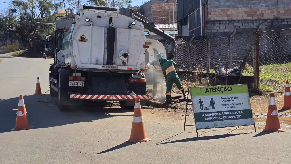Taubaté intensifica limpeza de bocas de lobo e retira mais de 13 toneladas de resíduos em junho