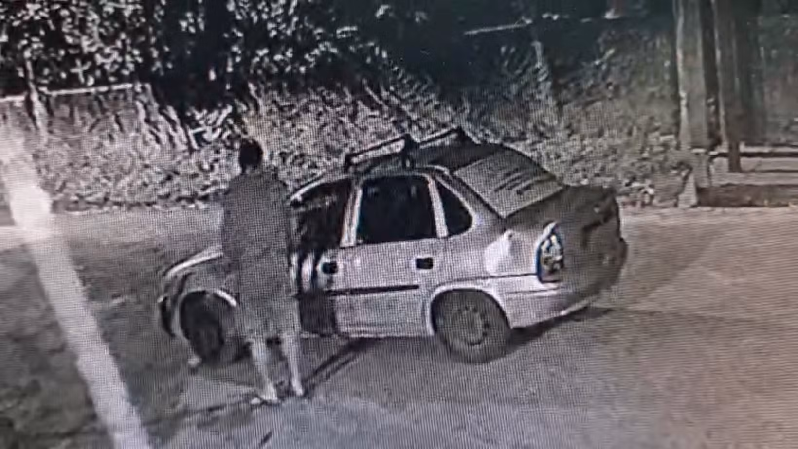 Homem é assassinado a tiros em frente à própria casa em São José dos Campos, SP