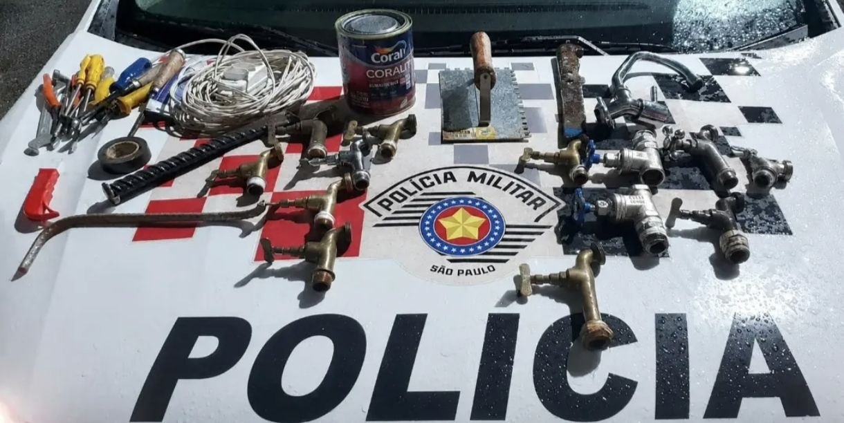 Homem é preso pela Polícia Militar com materiais de construção furtados no centro de Guaratinguetá