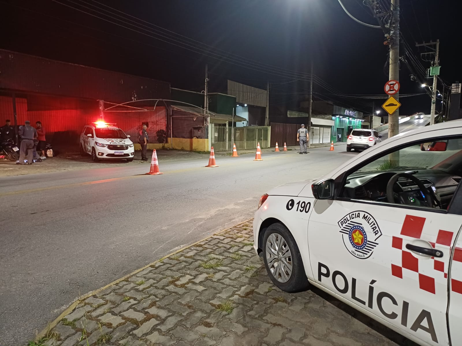 Jovem acusado de esfaquear os avós está preso em Guaratinguetá