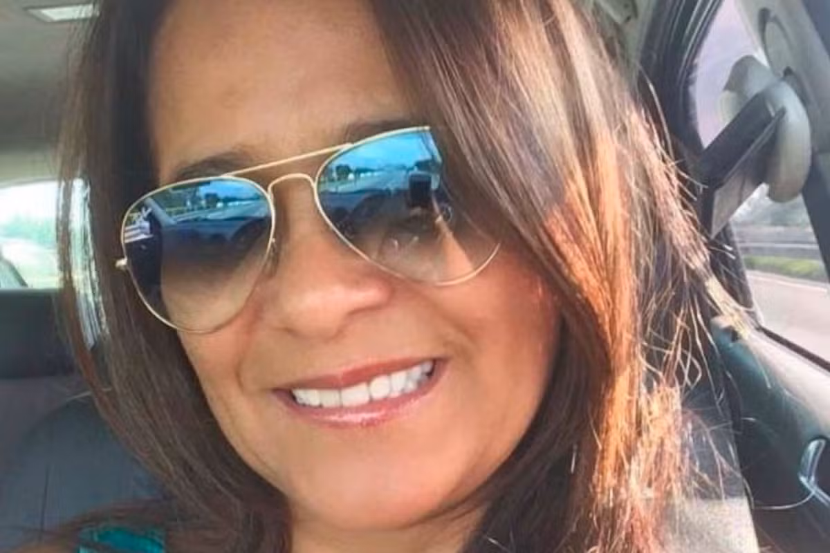 Polícia encontra buscas sobre como desmontar e limpar veículo no celular de patroa acusada de matar cozinheira
