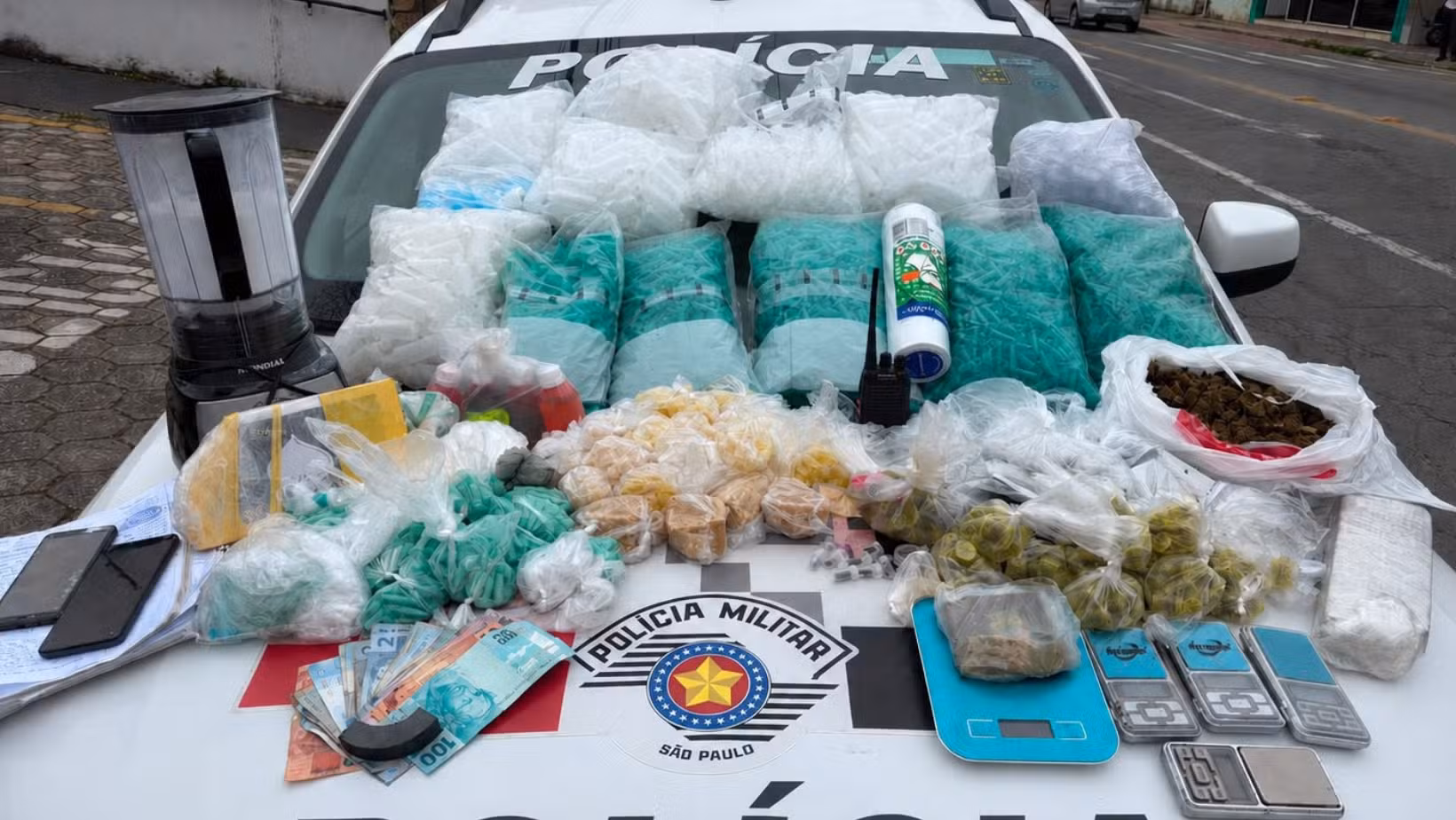 Polícia Militar prende homem com quase 6 kg de drogas em Guaratinguetá