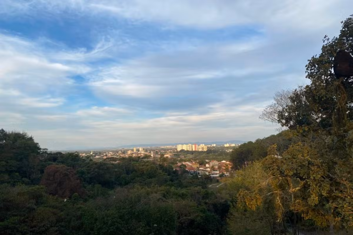Tempo seco derruba umidade do ar no Vale do Paraíba e índice chega a 23% em Taubaté