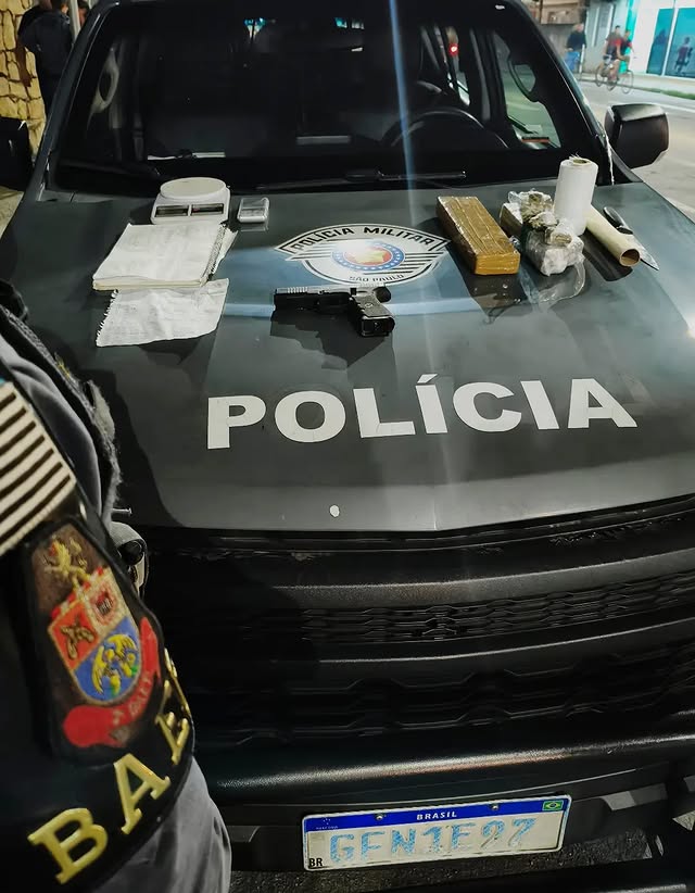 BAEP prende homem por tráfico de drogas e apreende simulacro de arma em Guaratinguetá