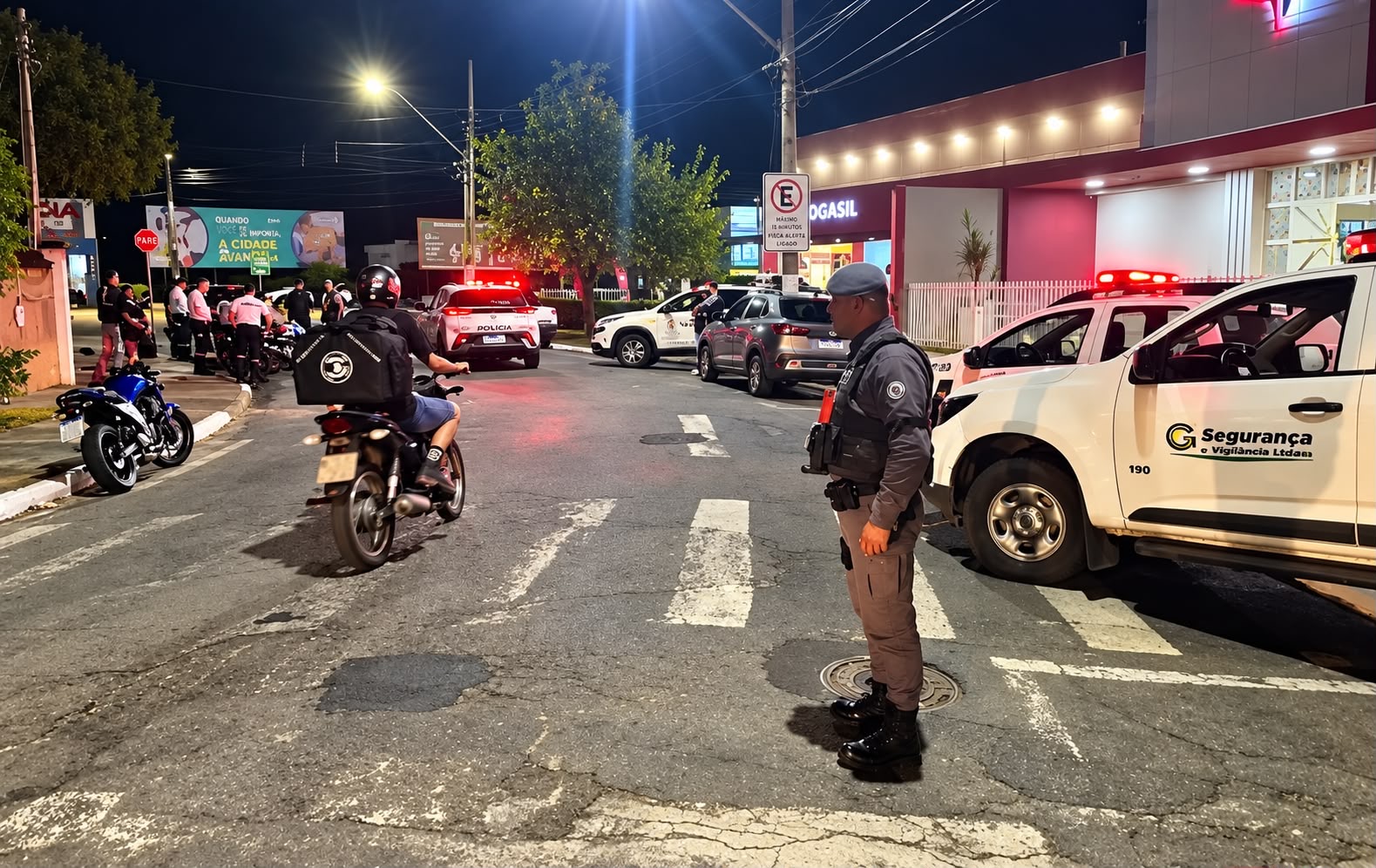 Fiscalização da Lei Nilo Silva resulta em autuações e motocicletas apreendidas em Guaratinguetá