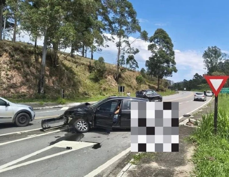 Colisão entre dois veículos causa lentidão na Rodovia Paulo Virgínio